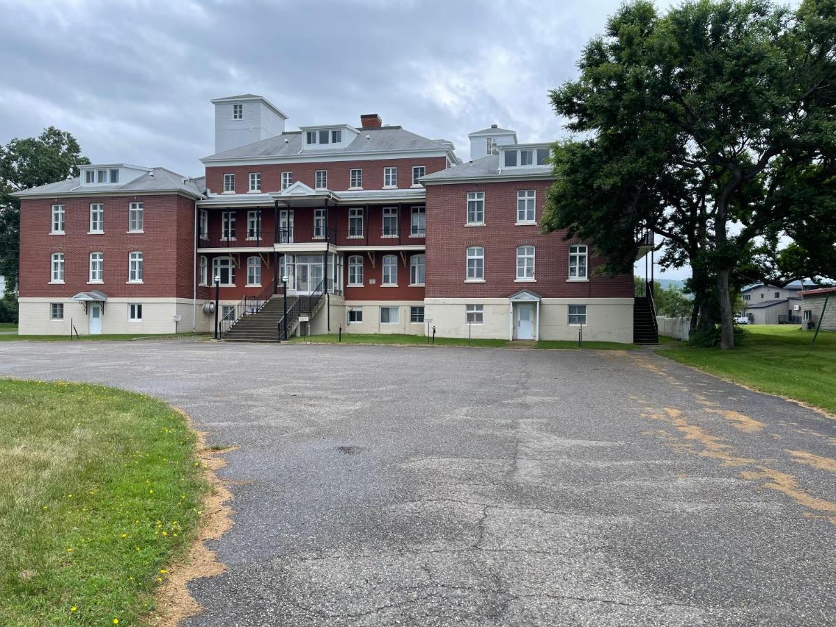 Le Couvent Sainte Anne-des-Chênes Exterior foto