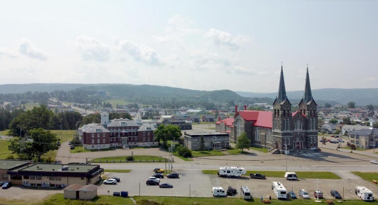 Le Couvent Sainte Anne-des-Chênes Exterior foto